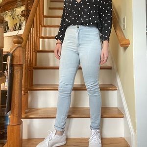 Light-wash high waisted American Apparel skinny jeans!!!